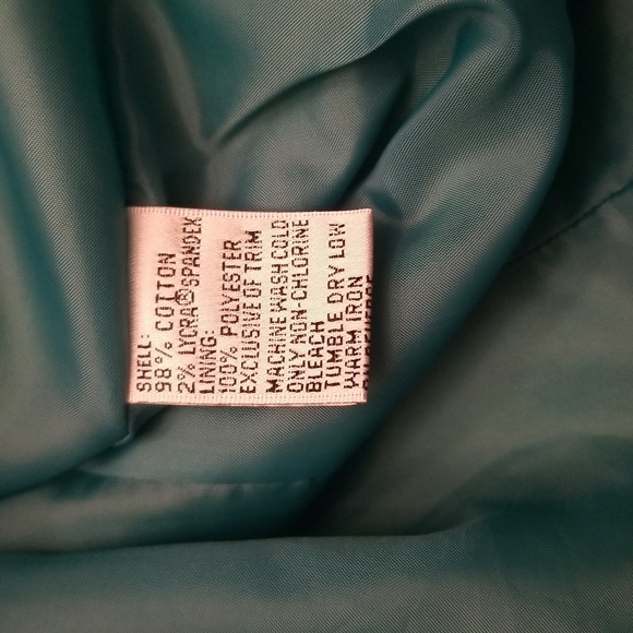 SHE'S SO CLASSY❣️Talbots green corduroy blazer. Size 2 petite - Picture 7 of 7